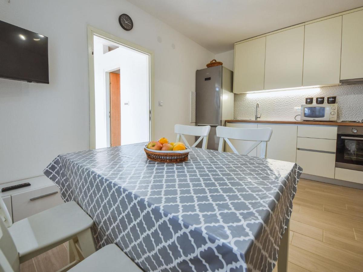 Apartment Vukic-5 By Interhome Starigrad Paklenica Eksteriør billede