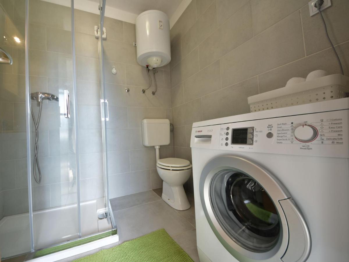 Apartment Vukic-5 By Interhome Starigrad Paklenica Eksteriør billede